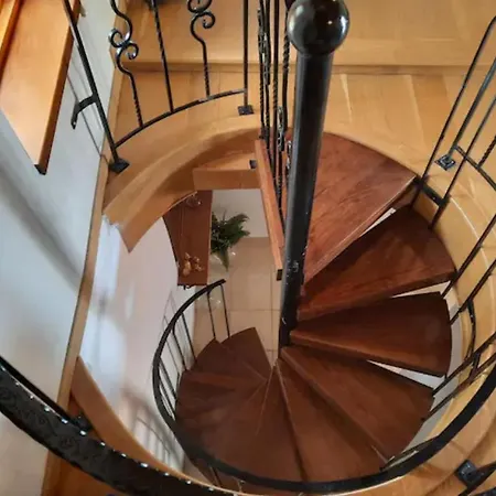 Maria Papada's Traditional * Kondostavlos