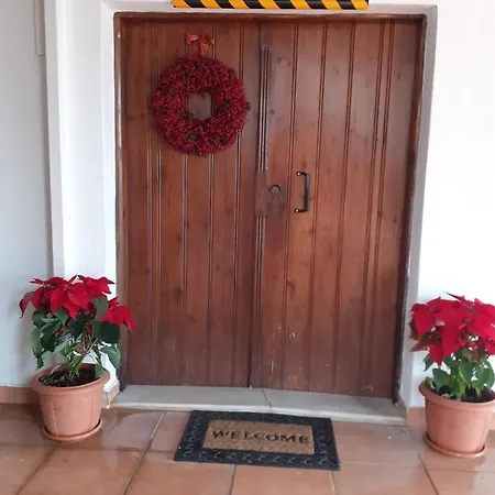 Maria Papada's Traditional Willa *