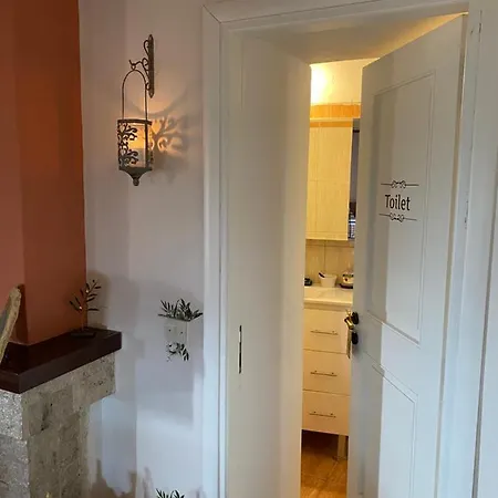 Willa Maria Papada's Traditional