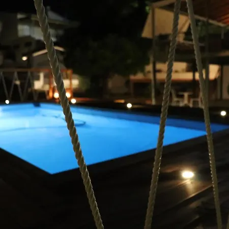 Willa Maria Papada's Traditional Kondostavlos