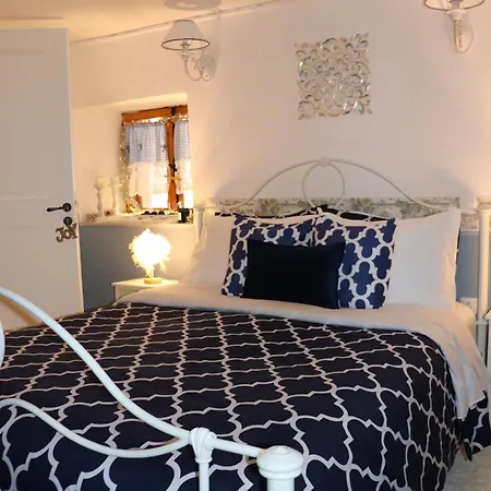 Maria Papada's Traditional * Kondóstavlos