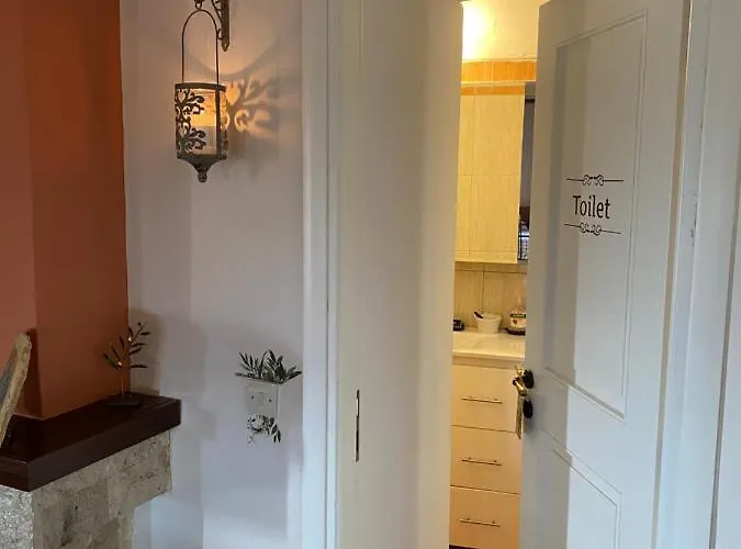 Willa Maria Papada's Traditional